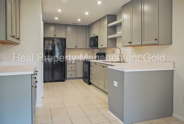 770 Bellefield Rd - Photo 2 of 25