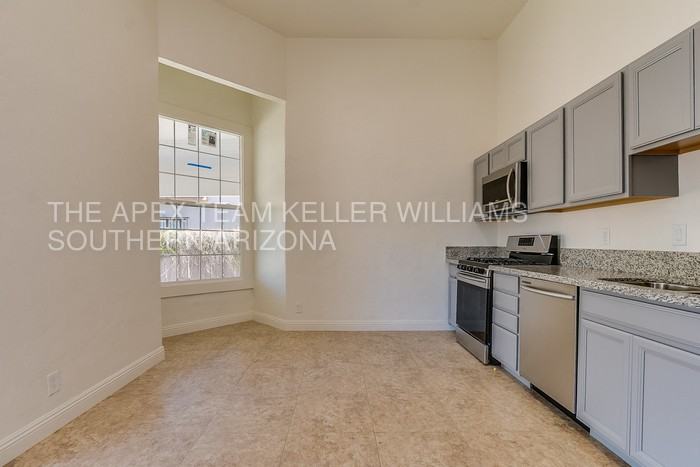 239 S 5th Ave - Photo 2 of 10