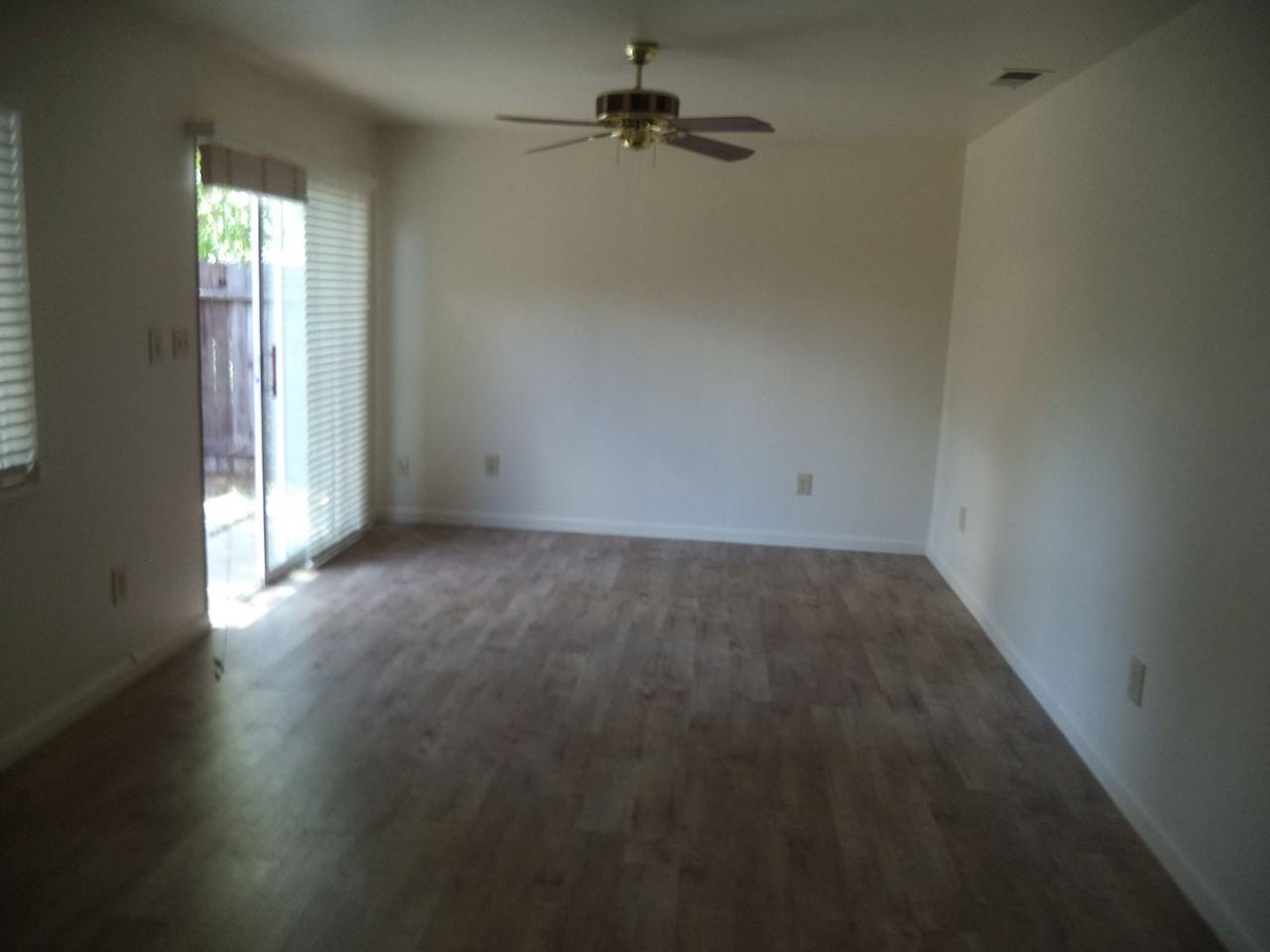 2440 Fernandez Dr - Photo 3 of 6