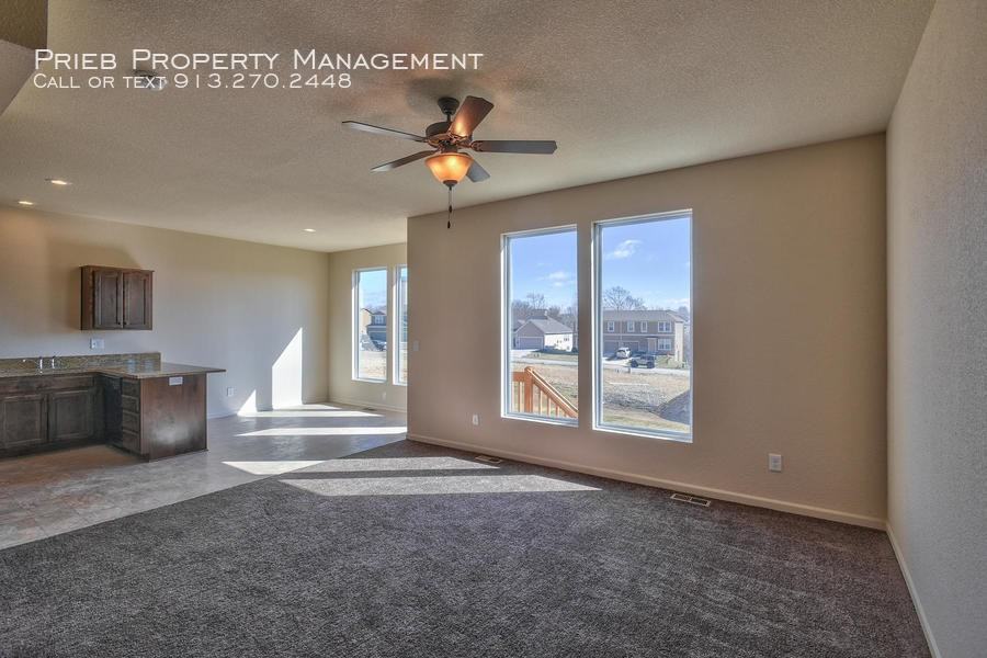 1241 Zarda Ln - Photo 2 of 23