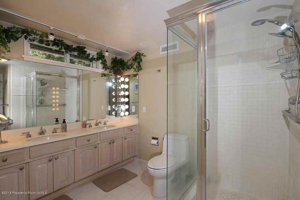 3830 Hillway Drive - Photo 2 of 28