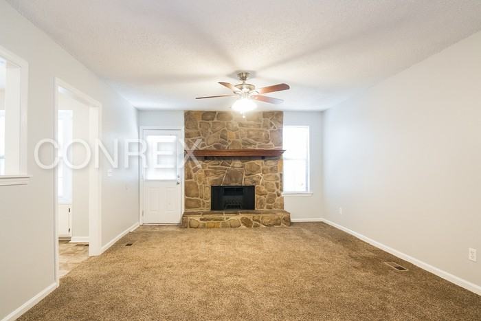 2205 Bedford Way - Photo 2 of 8