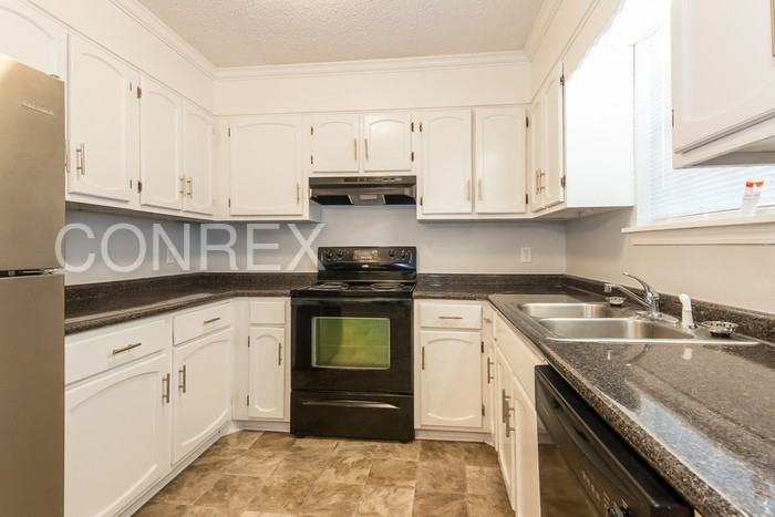 2205 Bedford Way - Photo 3 of 8