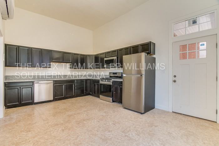 245 S 5th Ave - Photo 3 of 12