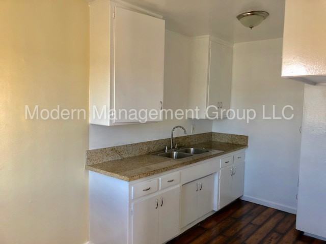 11722 S Budlong Ave - Photo 2 of 9