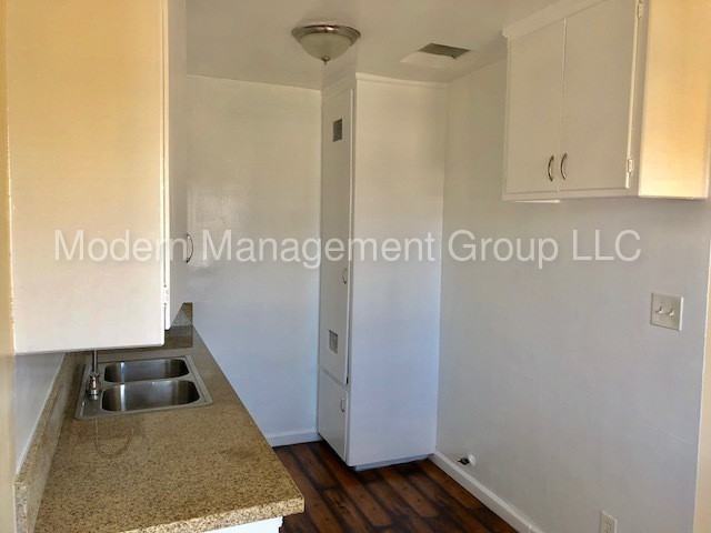 11722 S Budlong Ave - Photo 3 of 9