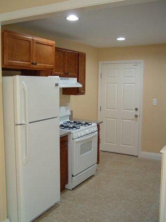 2740 fairfield st - Photo 3 of 9