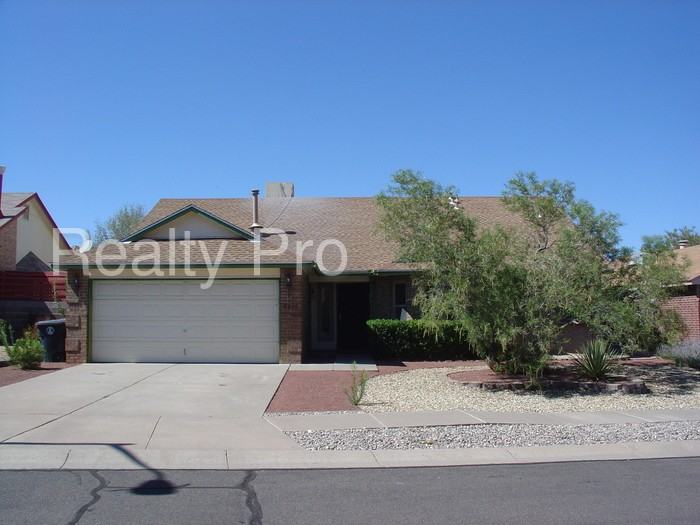 6915 Sweetbrier Ave NW, Albuquerque, NM 87120 3 Bedroom Apartment for