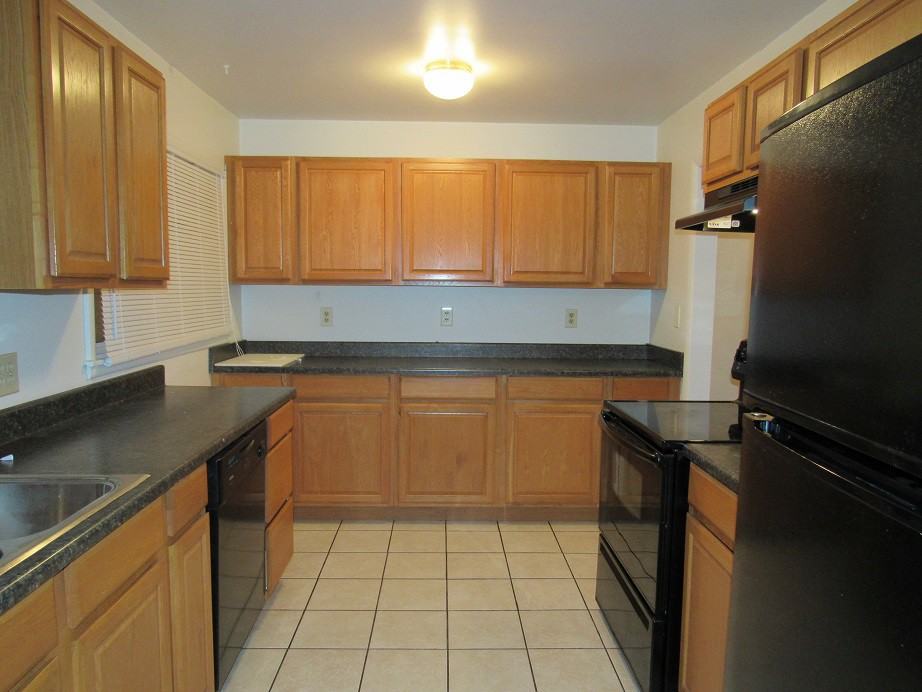 9415 White Ave - Photo 2 of 24