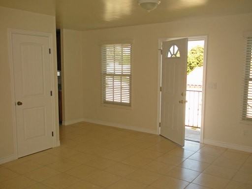 547 S G St - Photo 3 of 9