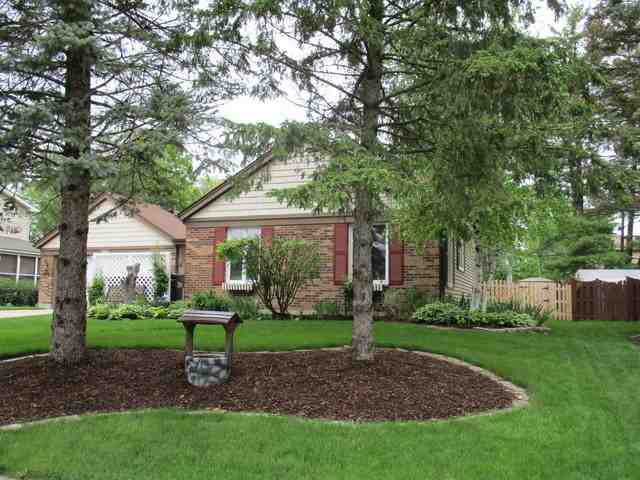 596 Monterey Dr - Photo 2 of 2