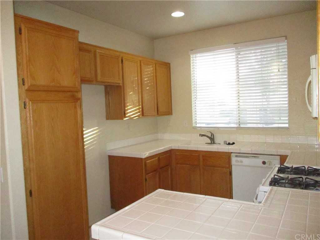 702 Shaffer St - Photo 3 of 22