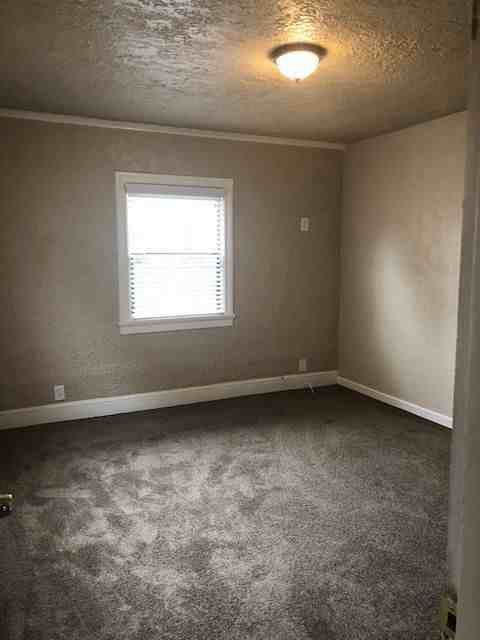 3601 Lyon Ave - Photo 3 of 10