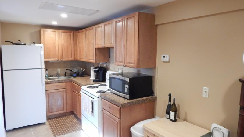 3812 Oxford Ln - Photo 2 of 9