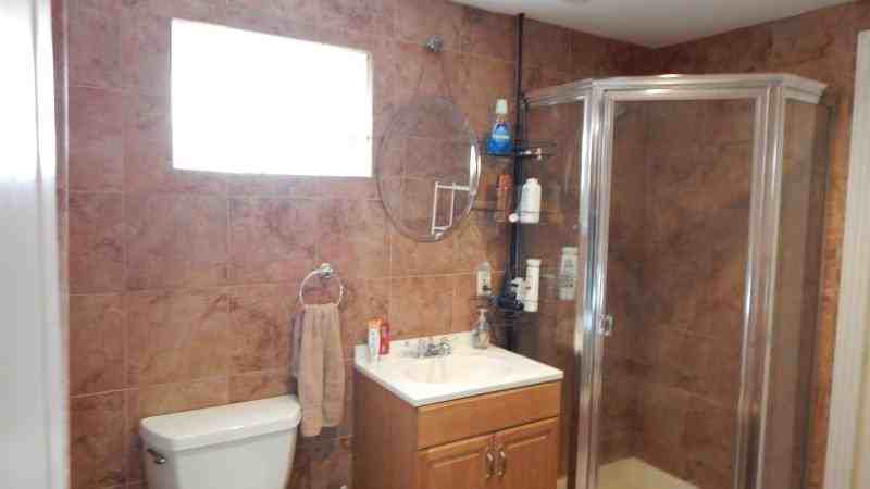 3812 Oxford Ln - Photo 3 of 9