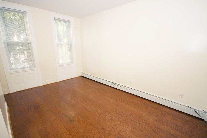 122 Highpoint Ave - Photo 3 of 11