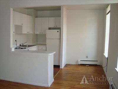220 E 25th St #3B
