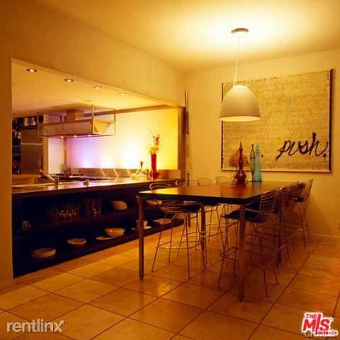 8308 Grand View Dr - Photo 3 of 19