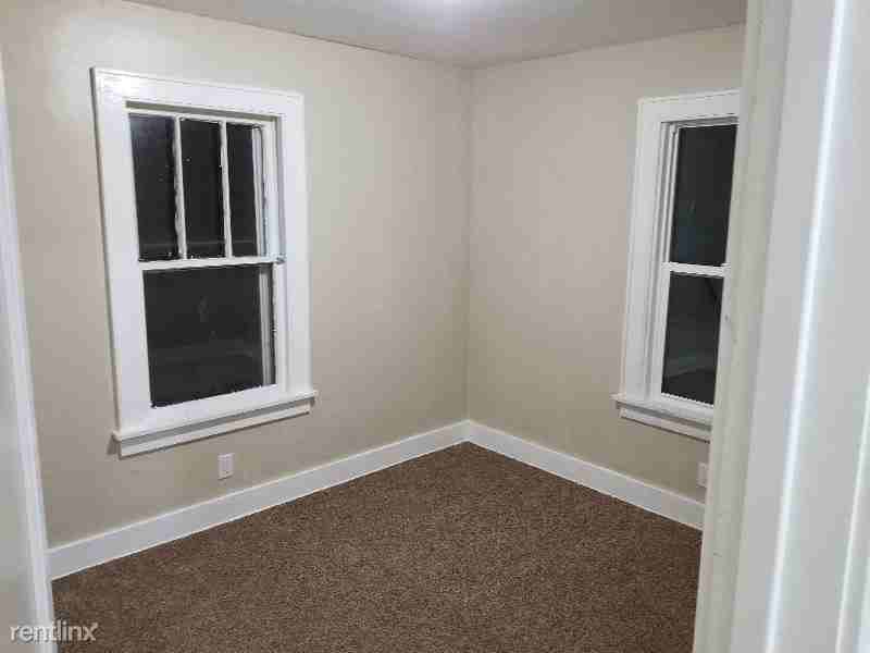 1124 Williams St - Photo 3 of 8