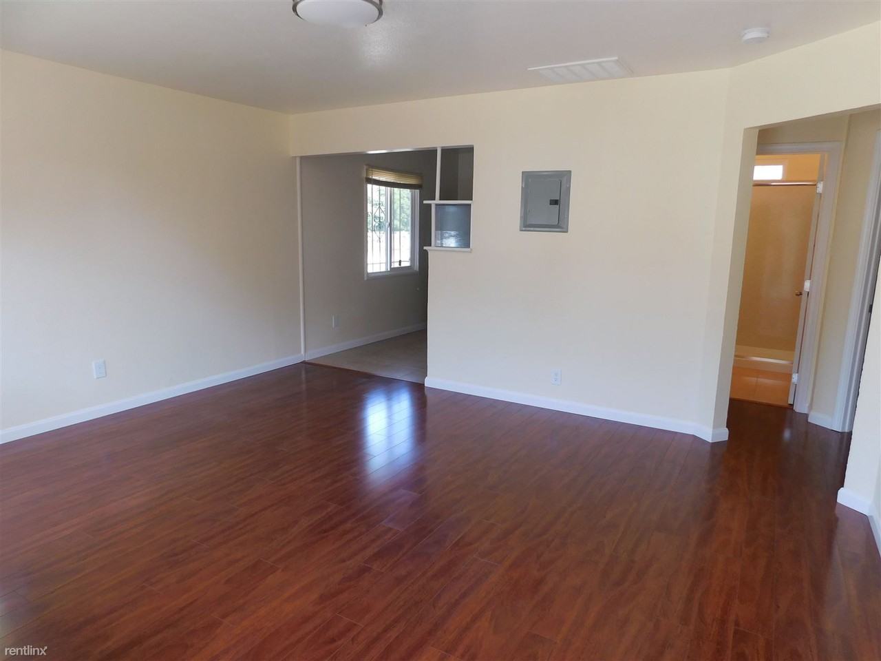24657 Whitman St - Photo 3 of 11