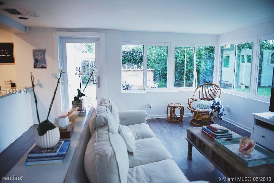 8120 SW 62nd Pl #B - Photo 2 of 10