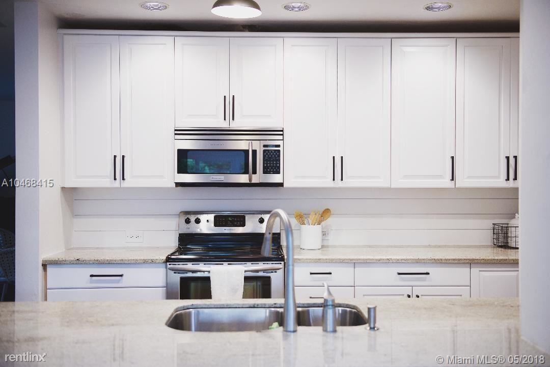 8120 SW 62nd Pl #B - Photo 3 of 10