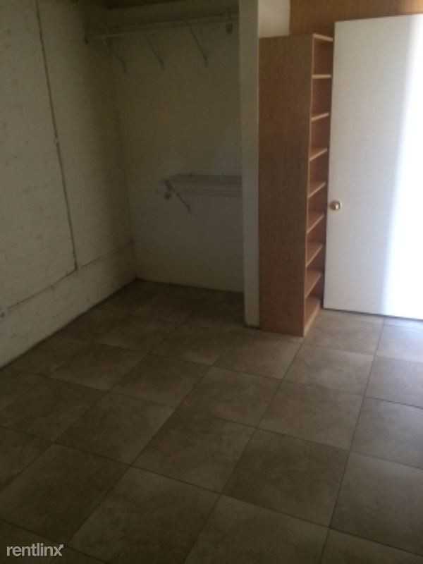 840 W 7th St - Photo 2 of 6