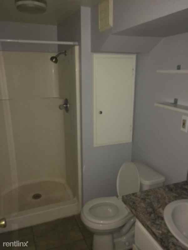 840 W 7th St - Photo 3 of 6