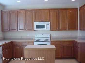 17152 E Lake Dr - Photo 2 of 4