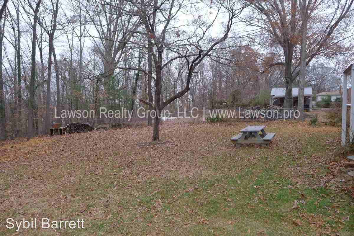 2715 Tillett Rd SW - Photo 3 of 26