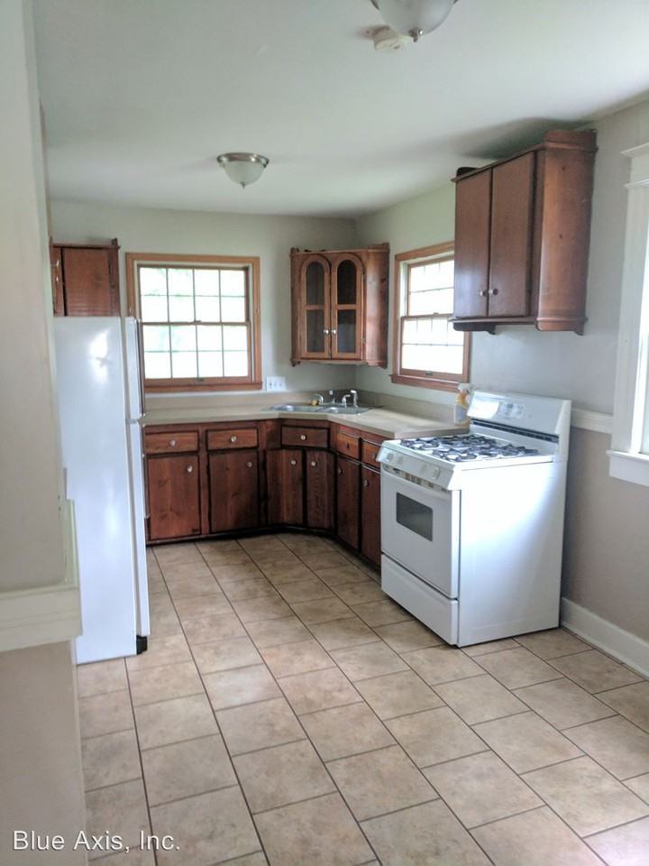 406 Genesee Park Blvd - Photo 3 of 13