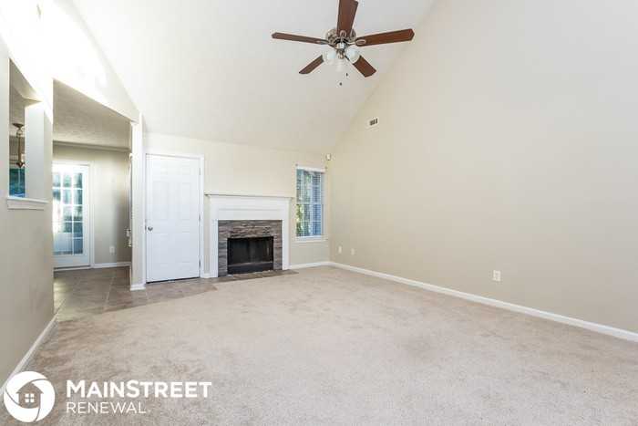 11213 Weeping Willow Pl - Photo 2 of 15