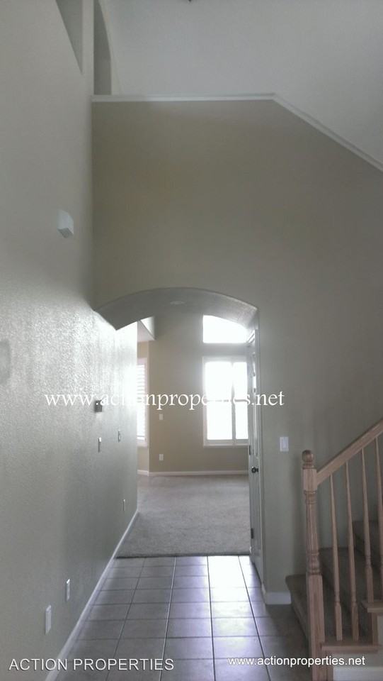 1736 Sevilla Dr - Photo 3 of 14