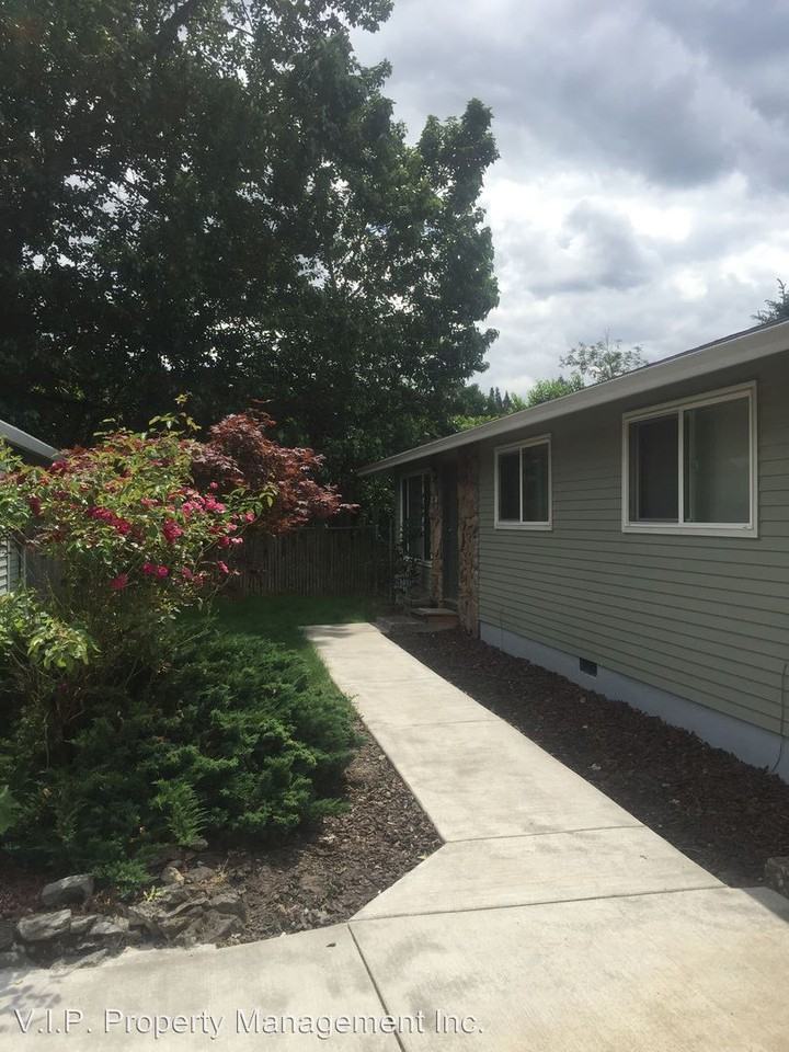1305 NE 238th Dr - Photo 2 of 6