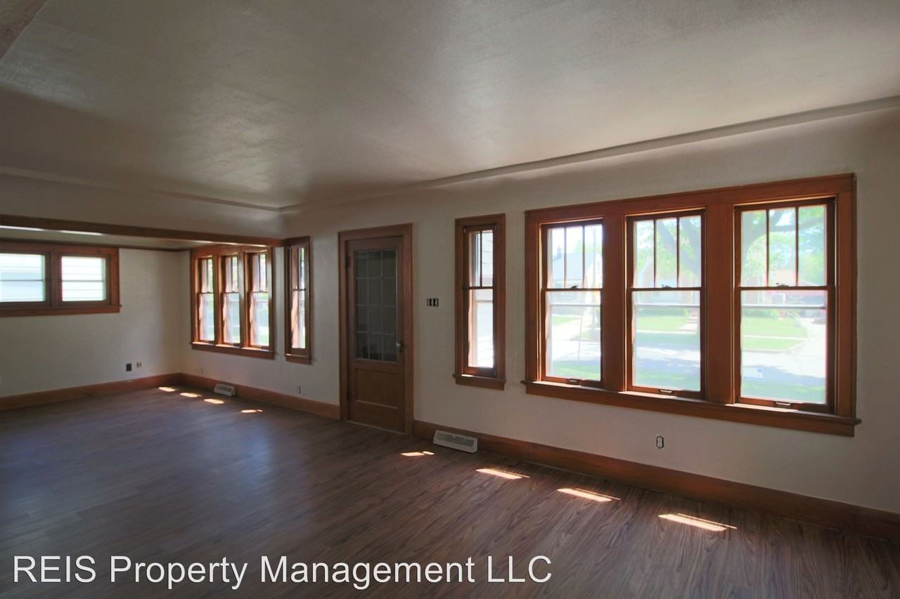 5919 N 39th St - Photo 2 of 18