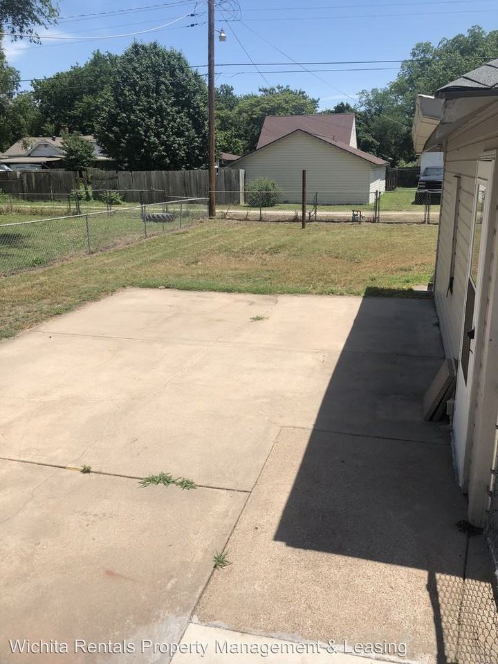 1426 Ellis S - Photo 2 of 14