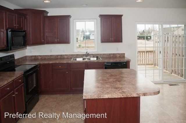 244 Lakeside Crossing - Photo 3 of 11