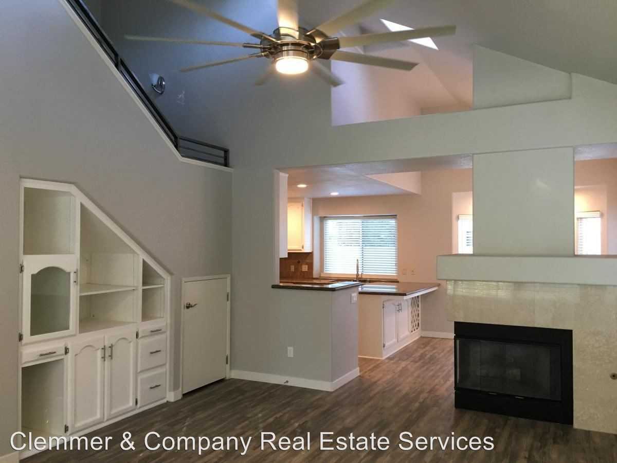 1108 Sussex Cir - Photo 3 of 22