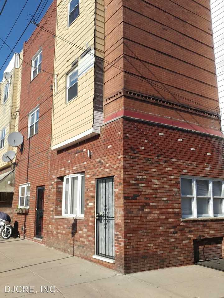 2013 S. 11th Street - Photo 2 of 12