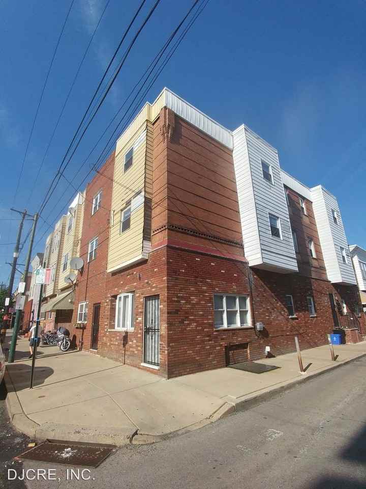 2013 S. 11th Street - Photo 3 of 12