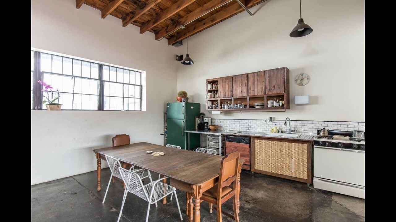 1201 East 5th Street - Photo 3 of 4