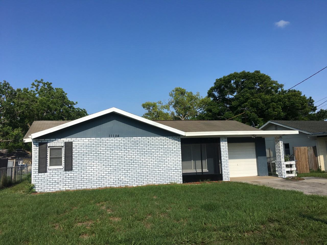 11124 Harding Dr - Photo 2 of 13