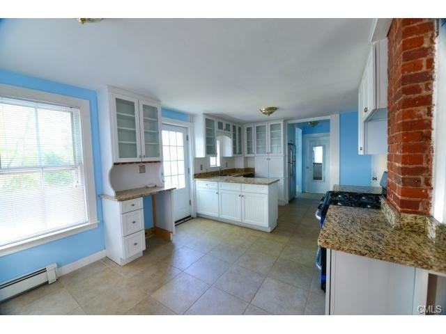 14 Farley St - Photo 3 of 16