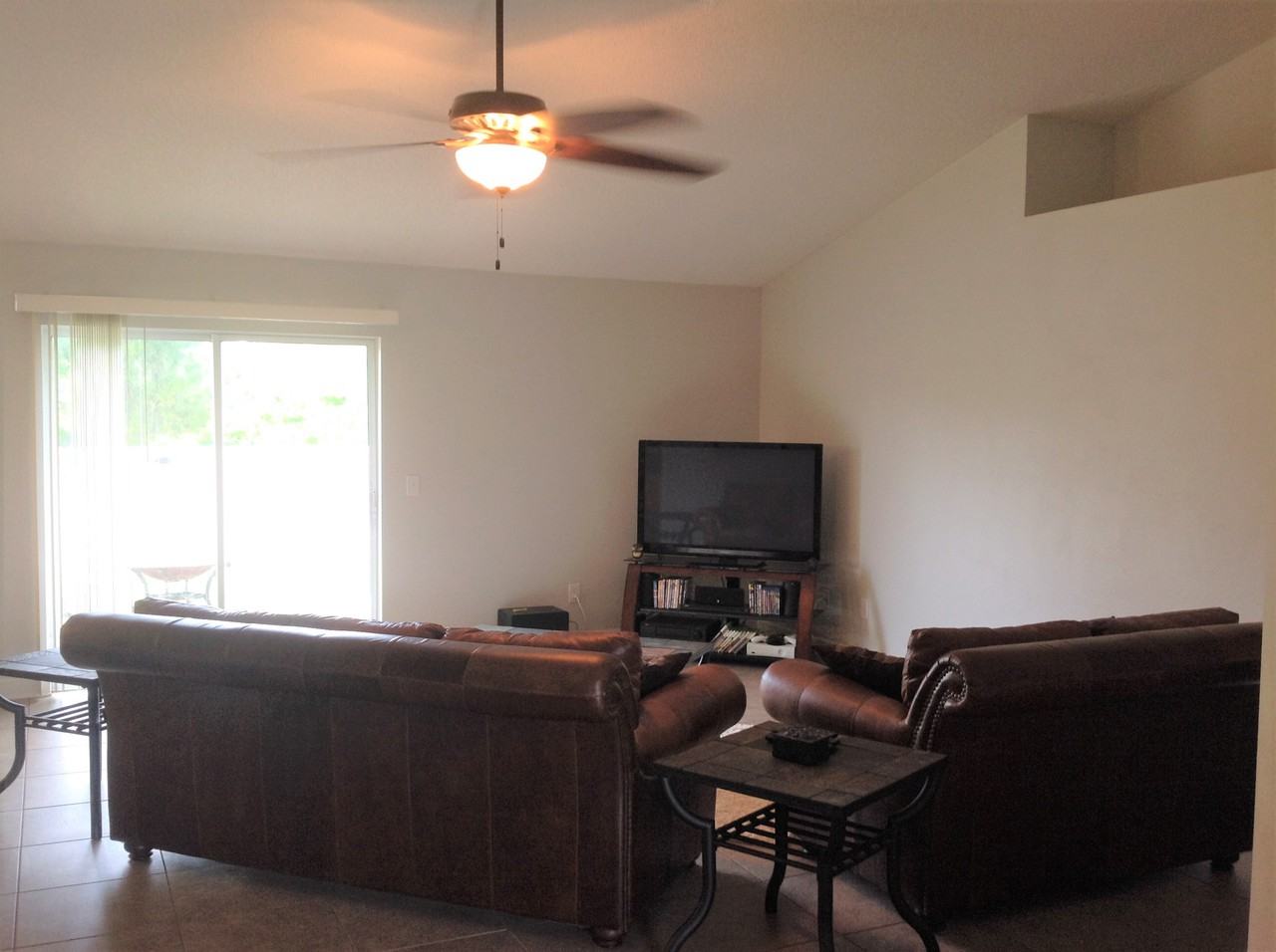 734 Marlin Spike Dr - Photo 2 of 6