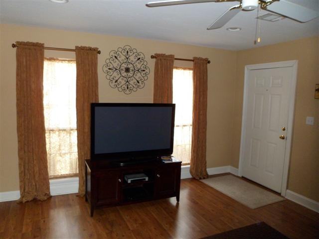 116 Northwest Cir - Photo 3 of 17