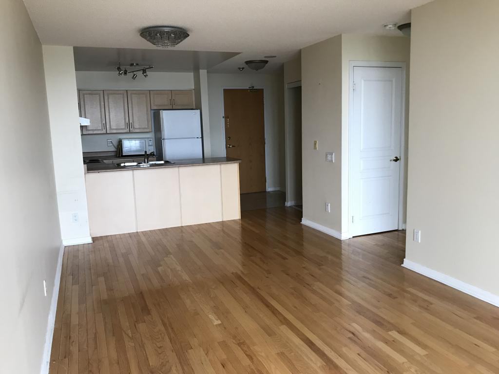 Empire Place On Yonge III - Photo 2 of 15