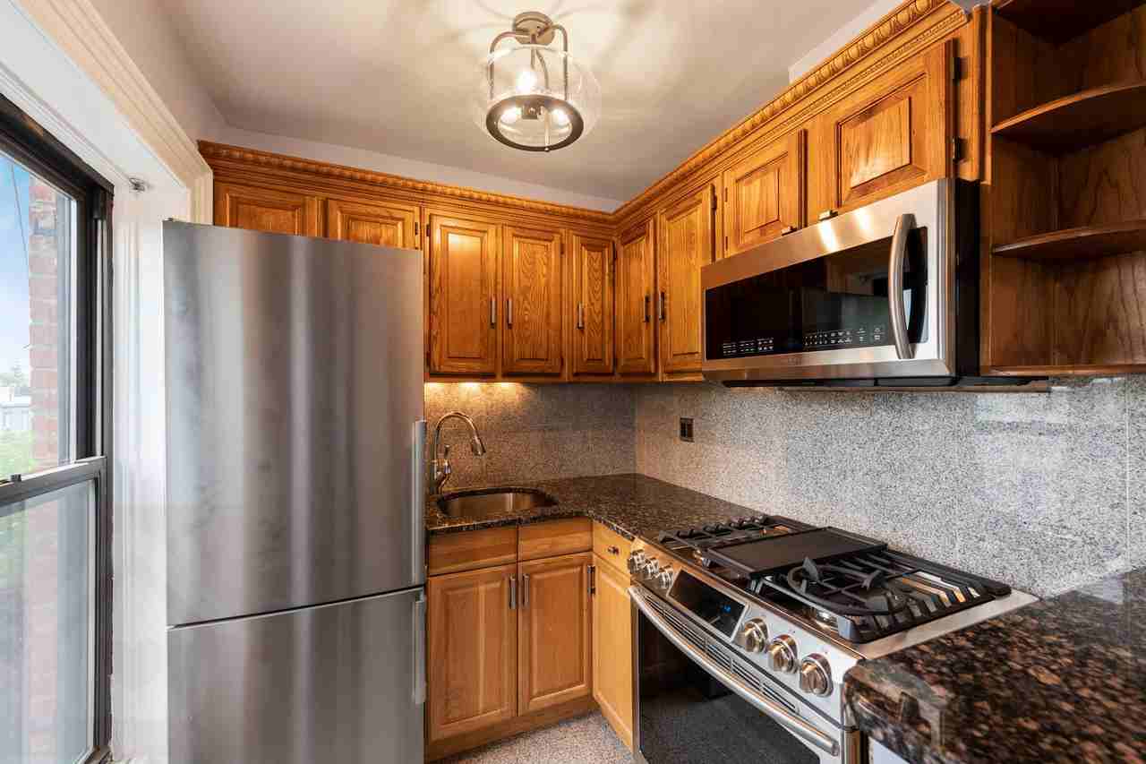 111 MacDonough Street - Photo 3 of 7