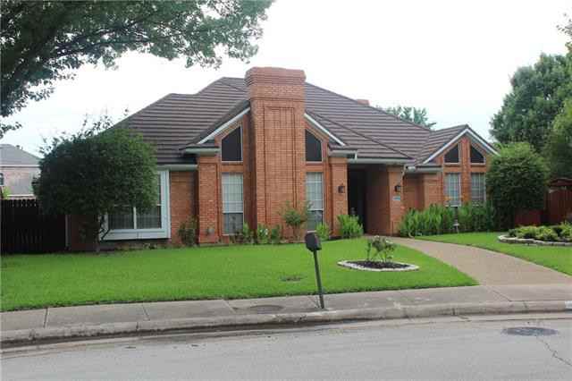 7107 Debbe Dr - Photo 2 of 33