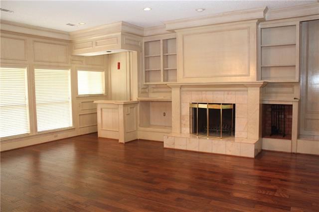 7107 Debbe Dr - Photo 3 of 33