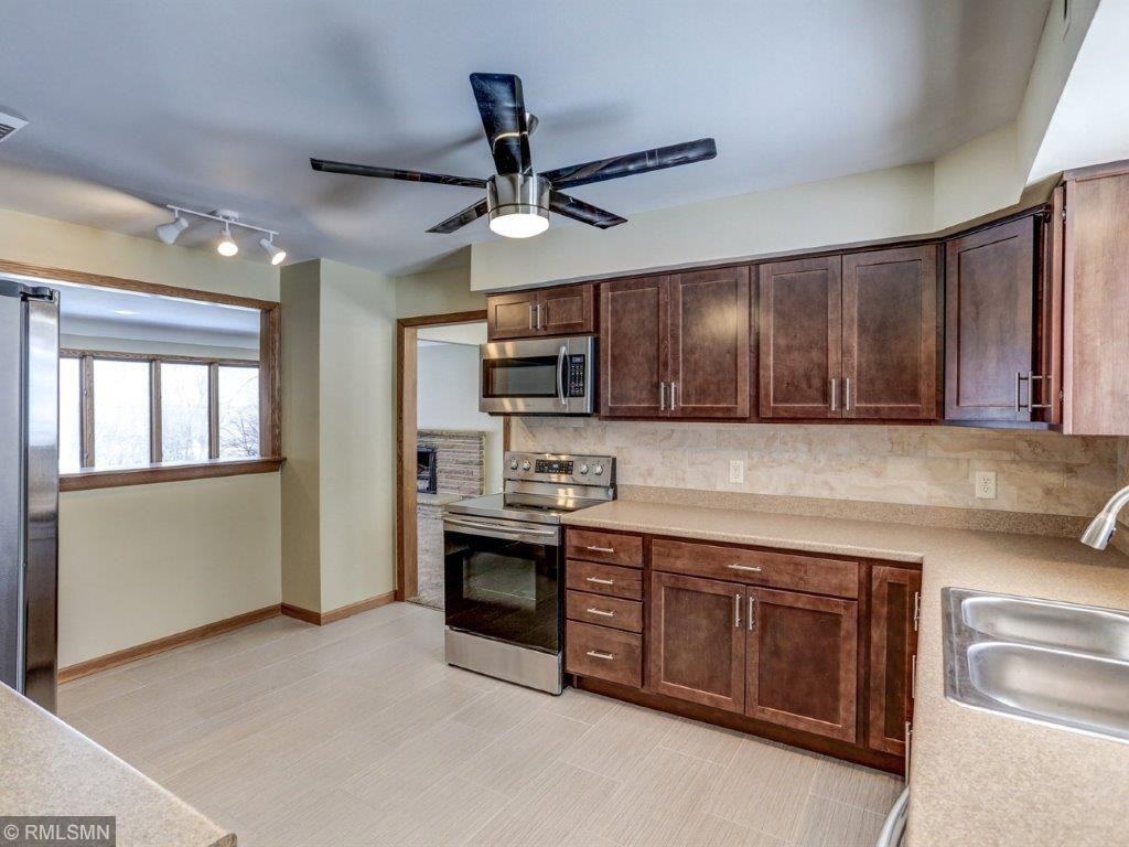 1525 Circle Dr - Photo 3 of 12